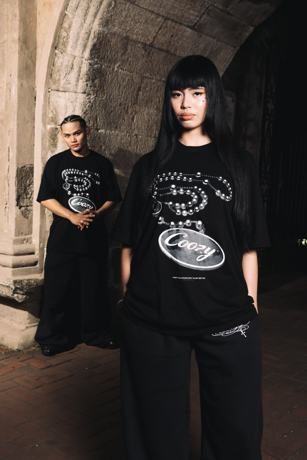CORE MEDALLION TEE
